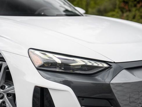Used 2022 Audi e-tron GT Premium Plus AWD/4WD image 7