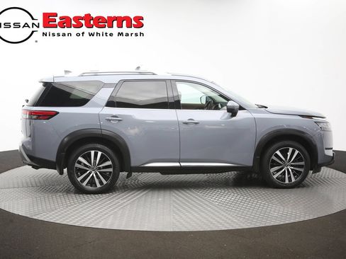Used 2023 Nissan Pathfinder Platinum w/ Cargo Package AWD/4WD image 43