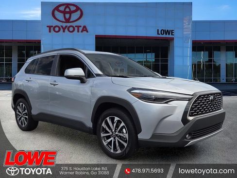 Certified 2023 Toyota Corolla Cross XLE FWD image 1