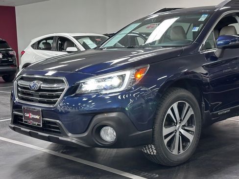 Used 2018 Subaru Outback 3.6R Limited image 11