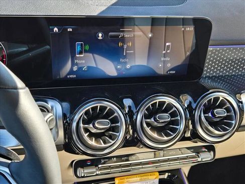 New 2026 Mercedes-Benz GLB 250 image 13