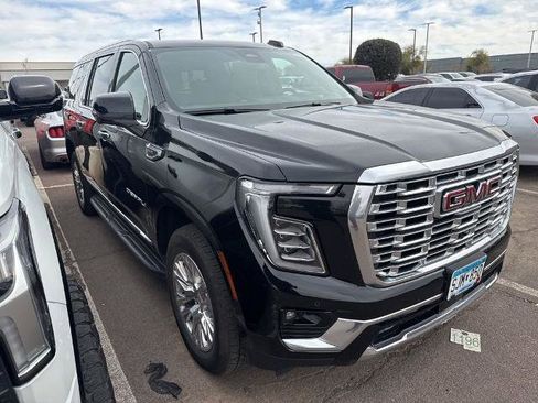 Used 2025 GMC Yukon XL Denali image 2