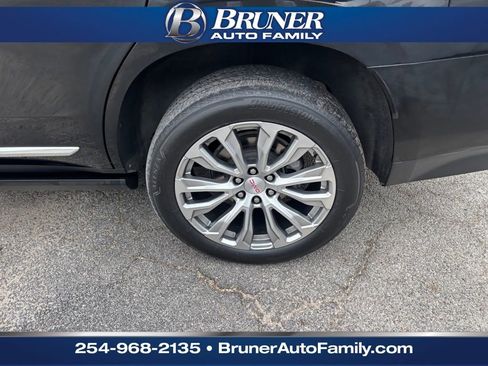 Used 2023 GMC Yukon Denali w/ Denali Reserve Package image 9