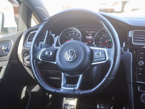 Used 2018 Volkswagen GTI SE image 12
