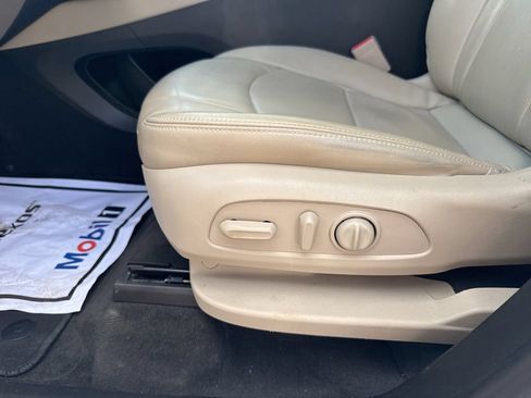 Used 2019 Buick Enclave Essence FWD image 21