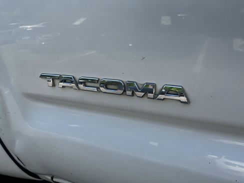 Used 2015 Toyota Tacoma PreRunner w/ SR5 Package image 11