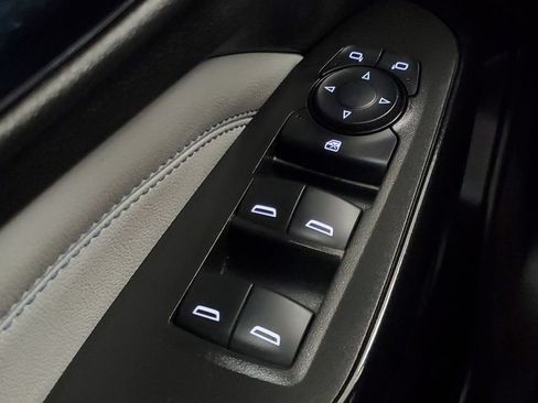 Used 2025 Chevrolet Trax LT w/ LT Convenience Package FWD image 15