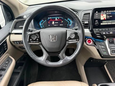 Used 2023 Honda Odyssey Touring image 15