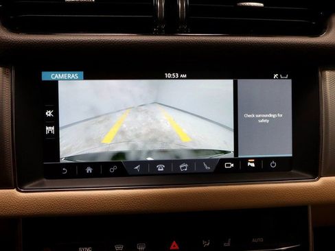 Used 2020 Jaguar XF Prestige image 2