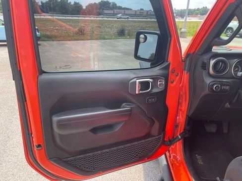 Used 2018 Jeep Wrangler Unlimited Sport S AWD/4WD image 24