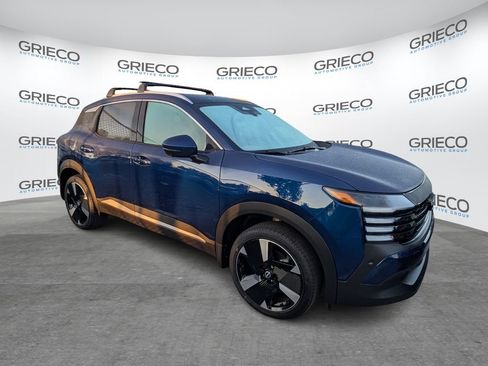 New 2025 Nissan Kicks SR image 2