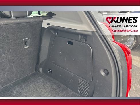 Used 2020 Chevrolet Trax LT w/ LT Convenience Package FWD image 36