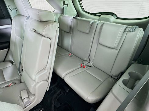 Used 2016 Toyota Highlander XLE AWD/4WD image 30