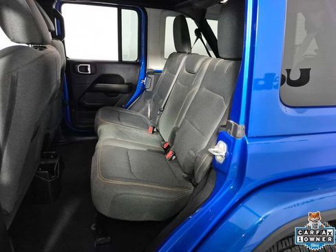 Used 2025 Jeep Wrangler Unlimited Sahara AWD/4WD image 23