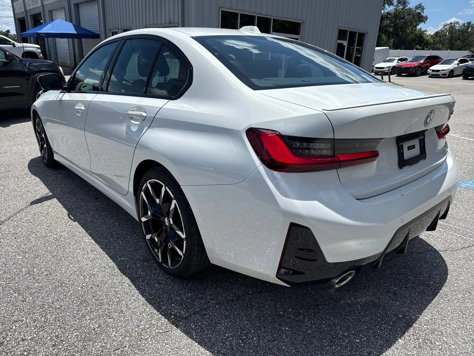 Used 2026 BMW 330i Sedan w/ M Sport Package RWD image 13