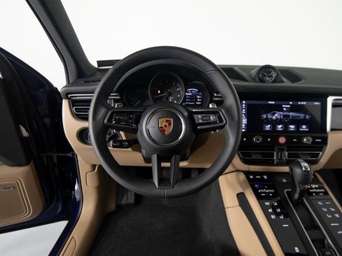 New 2026 Porsche Macan image 16