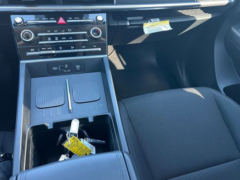 Certified 2025 Hyundai Santa Fe SE image 36