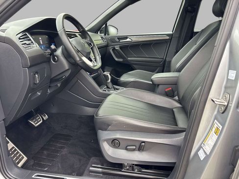 Used 2022 Volkswagen Tiguan SE R-Line AWD/4WD image 9