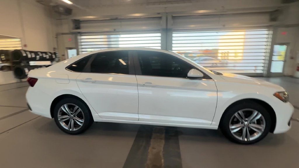 Used 2024 Volkswagen Jetta SE FWD image 7