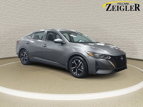 Certified 2025 Nissan Sentra SV image 3