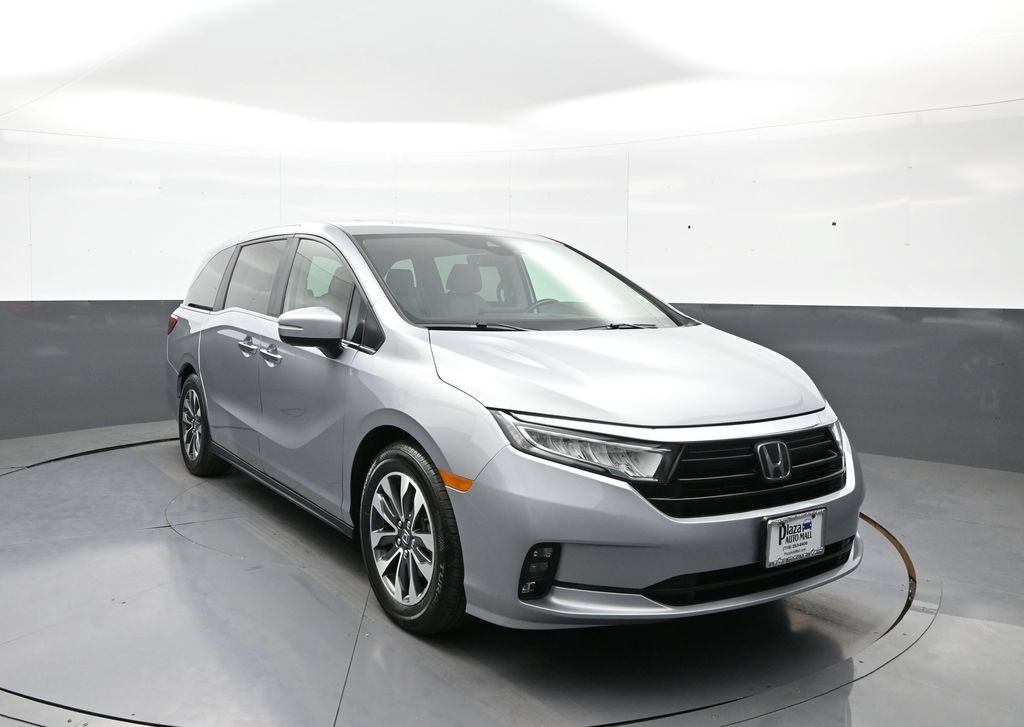 Certified 2024 Honda Odyssey EX-L image 3