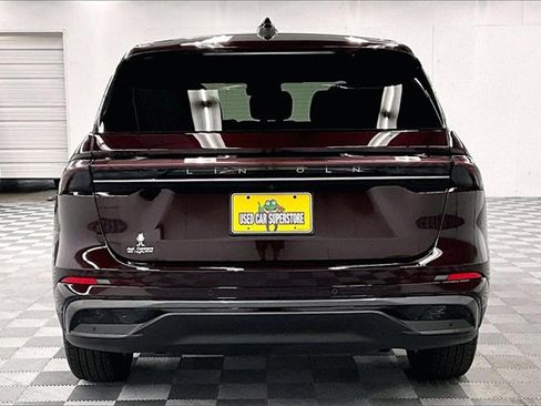 Used 2025 Lincoln Nautilus Premier w/ Jet Appearance Package image 4