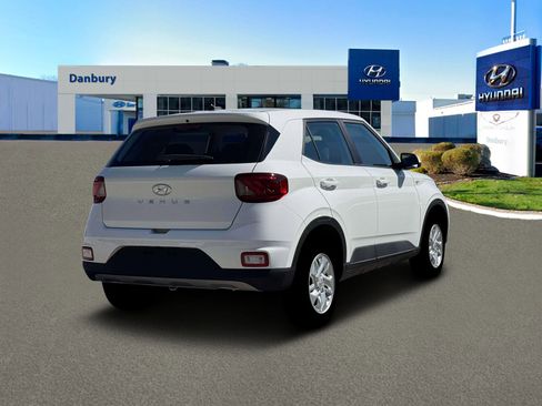 New 2026 Hyundai Venue SE image 7