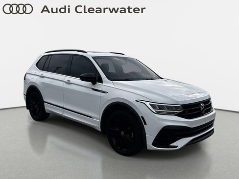 Used 2022 Volkswagen Tiguan SE R-Line AWD/4WD image 4