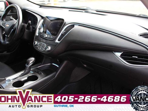 Used 2021 Chevrolet Malibu LT w/ Leather Package image 13