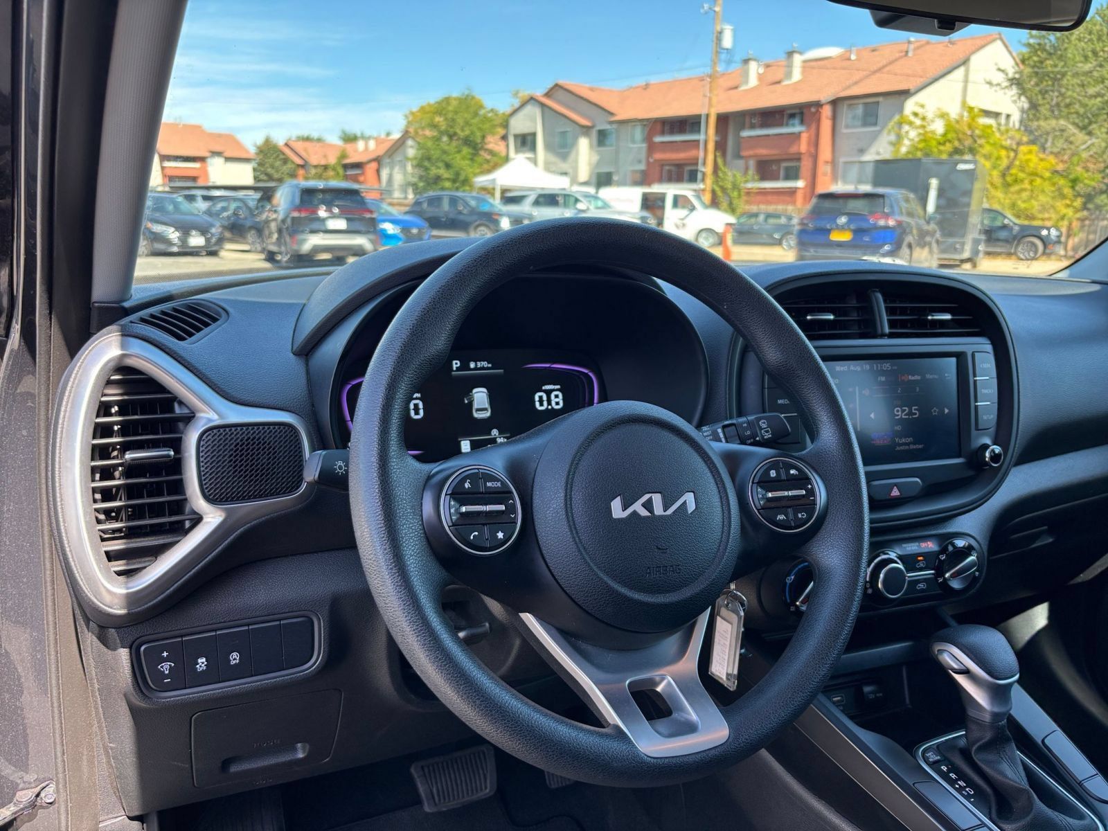 Used 2025 Kia Soul LX w/ LX Technology Package FWD image 31