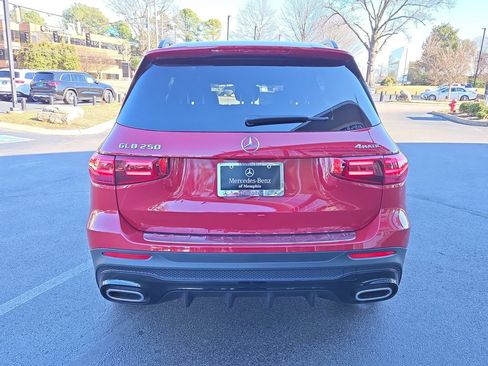 Used 2026 Mercedes-Benz GLB 250 4MATIC image 4