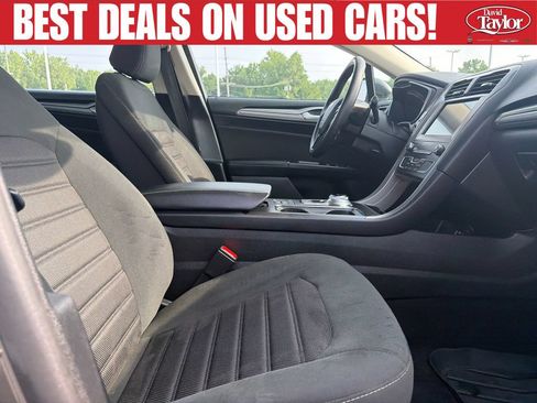 Used 2020 Ford Fusion SE FWD image 31