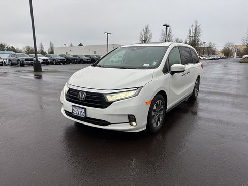 Certified 2023 Honda Odyssey EX-L image 3