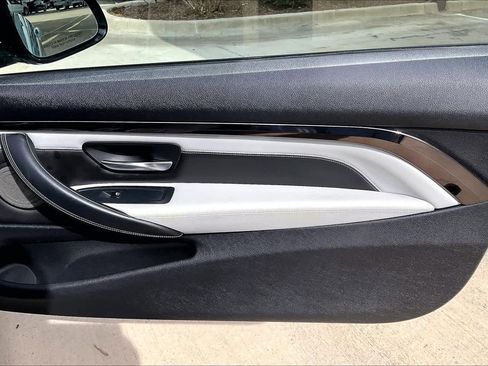 Used 2015 BMW M4 Coupe image 23