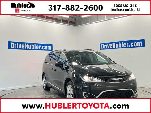 Used 2018 Chrysler Pacifica Touring-L w/ Tire & Wheel Group FWD image 1