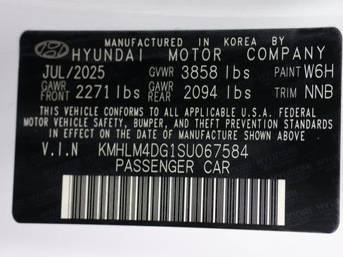 Certified 2025 Hyundai Elantra Sport image 28