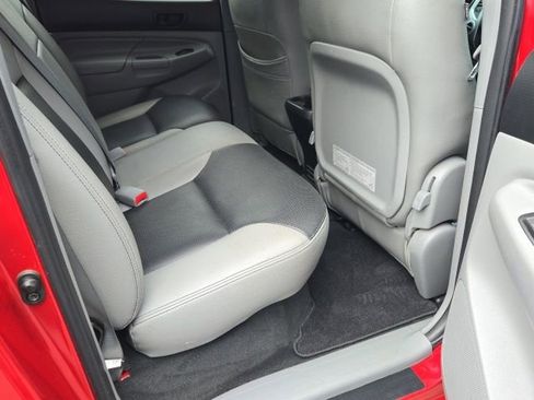 Used 2015 Toyota Tacoma 4x4 Double Cab image 10