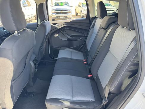 Used 2018 Ford Escape SE FWD image 18