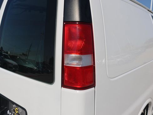 Used 2023 GMC Savana 2500 w/ Driver Convenience Package image 12