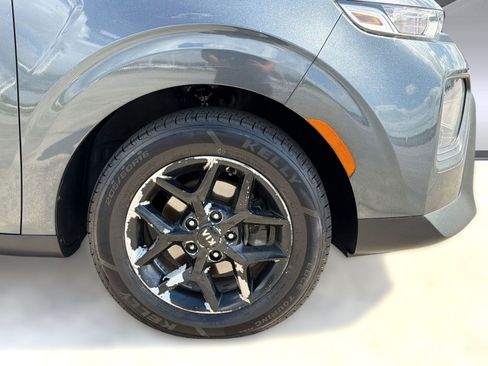 Used 2022 Kia Soul LX w/ Technology Package image 12