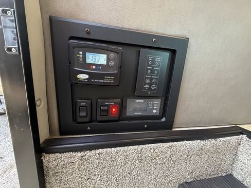 Used 2021 Ford F550 4x4 Regular Cab Super Duty w/ XLT Value Package image 38