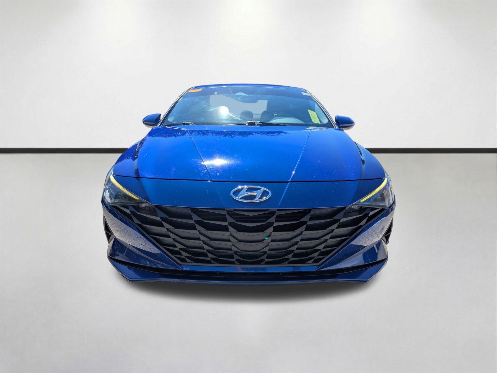 Used 2023 Hyundai Elantra SEL w/ Cargo Package FWD image 3