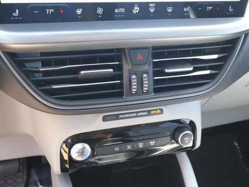 Certified 2025 Ford Escape SE FWD image 21