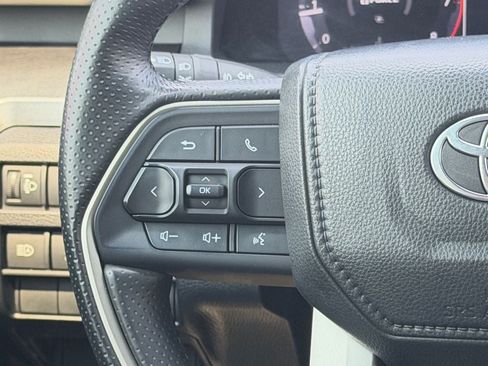 Used 2025 Toyota 4Runner TRD Off-Road AWD/4WD image 15