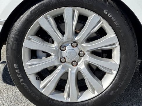 Used 2017 Land Rover Range Rover Supercharged image 25