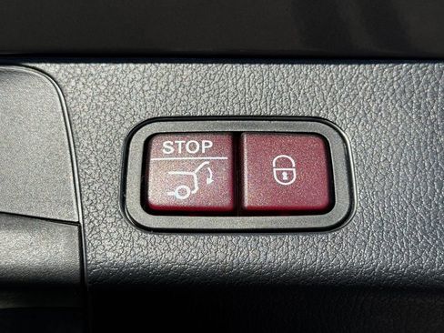 Certified 2025 Mercedes-Benz GLB 35 AMG 4MATIC image 11