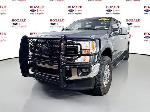 Used 2022 Ford F250 Lariat w/ Chrome Package image 4
