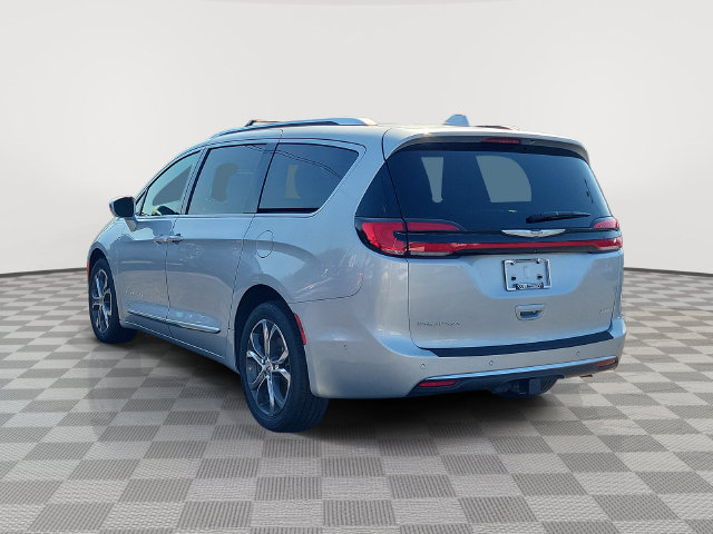 Used 2022 Chrysler Pacifica Pinnacle AWD/4WD image 3