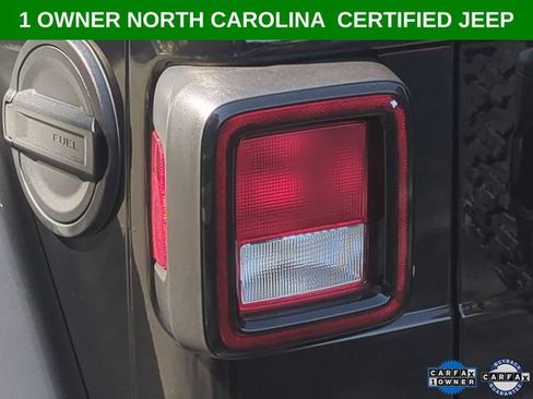 Used 2023 Jeep Wrangler Unlimited Rubicon w/ Cold Weather Group AWD/4WD image 21