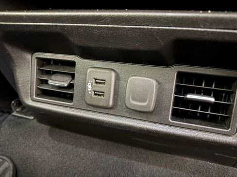 Used 2021 Chevrolet Silverado 1500 LT image 12